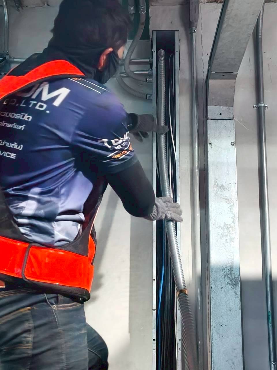 เดินสายไฟเบอร์ สนามฟุตบอลบางกอกกล๊าส — ปทุมธานี ภาพที่ 4