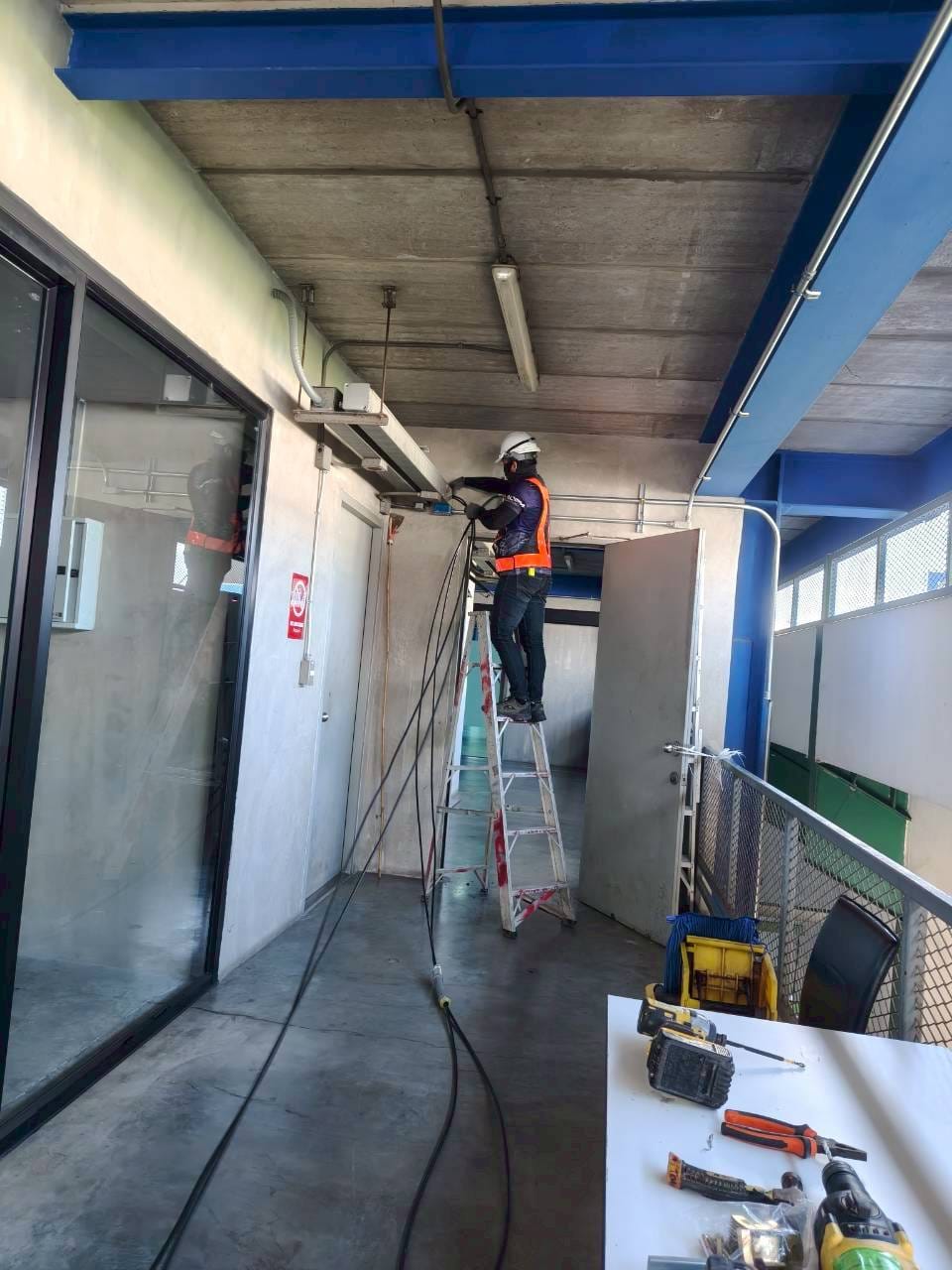 เดินสายไฟเบอร์ สนามฟุตบอลบางกอกกล๊าส — ปทุมธานี ภาพที่ 8