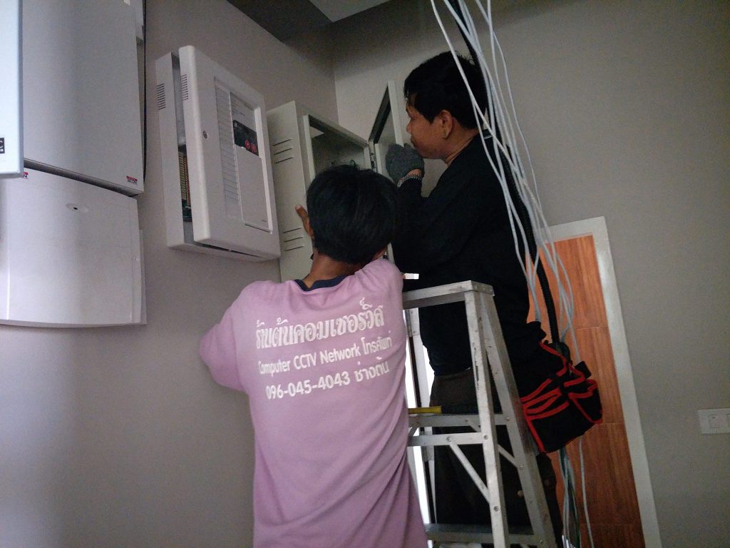 ระบบ Fire Alarm โรงงาน ประกอบด้วยอะไรบ้าง? ตู้ควบคุม อุปกรณ์ตรวจจับ และไฟฉุกเฉิน