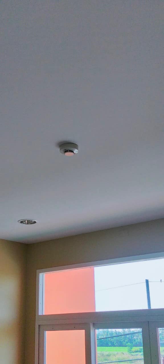 ระบบ Fire Alarm โรงงาน ประกอบด้วยอะไรบ้าง? ตู้ควบคุม อุปกรณ์ตรวจจับ และไฟฉุกเฉิน – ภาพหน้างานจริง 5
